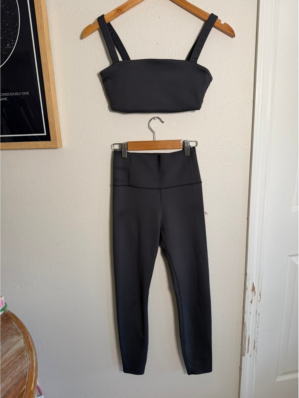 Vuori Charcoal Gray Sports Bra High Rise 7/8 Leggings Matching Set Size Small